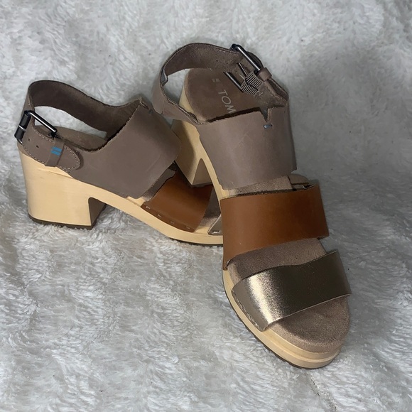 Toms Women's Mules in Brown and Tan - Picture 1 of 10